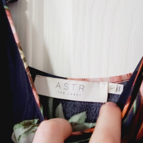 Revolve ASTR Florentina Tropical Printed Maxi Cottage Beach Dress L - Picture 5 of 8